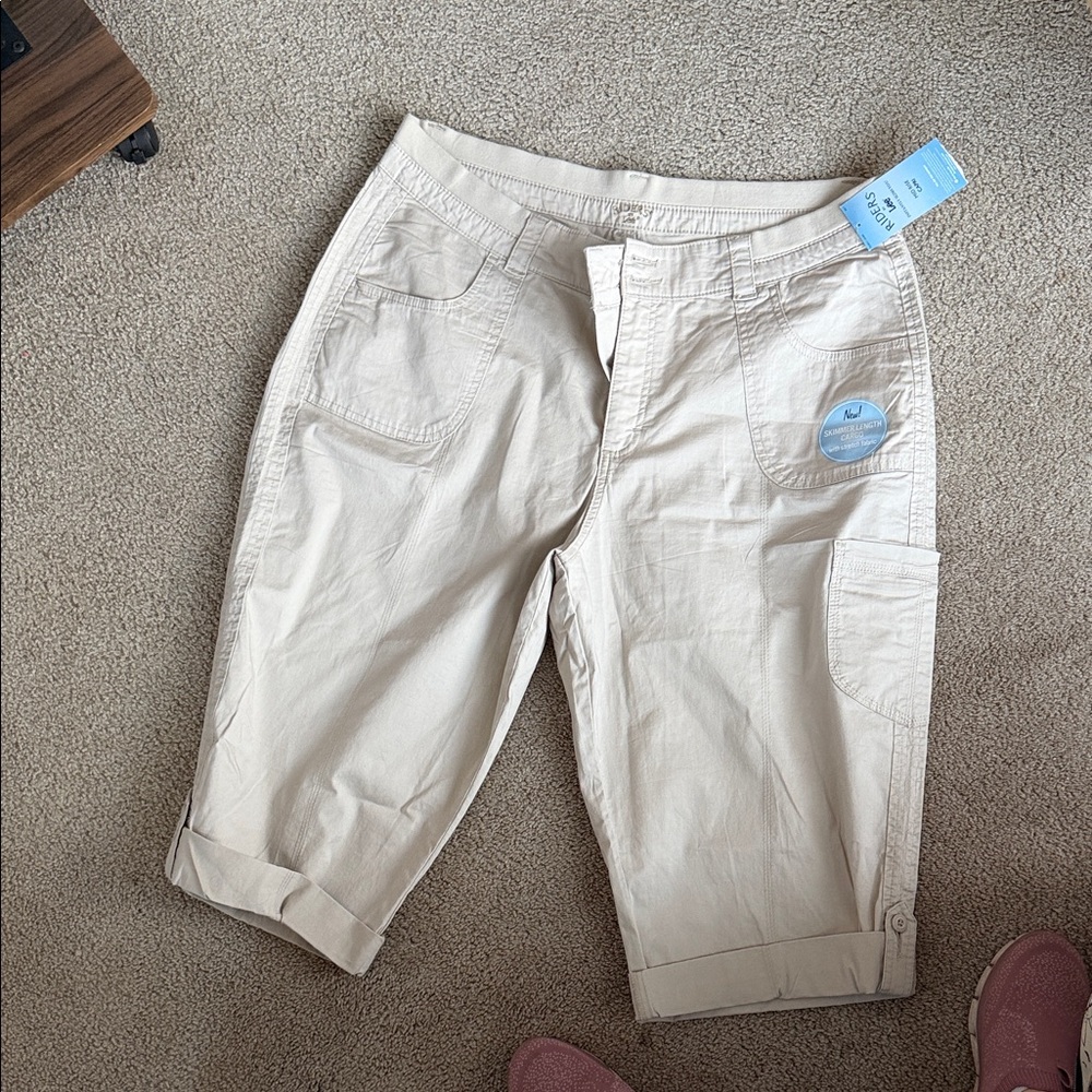 Riders by Lee Women's Cargo Shorts in Cream